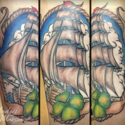 татуировка корабль с клевером